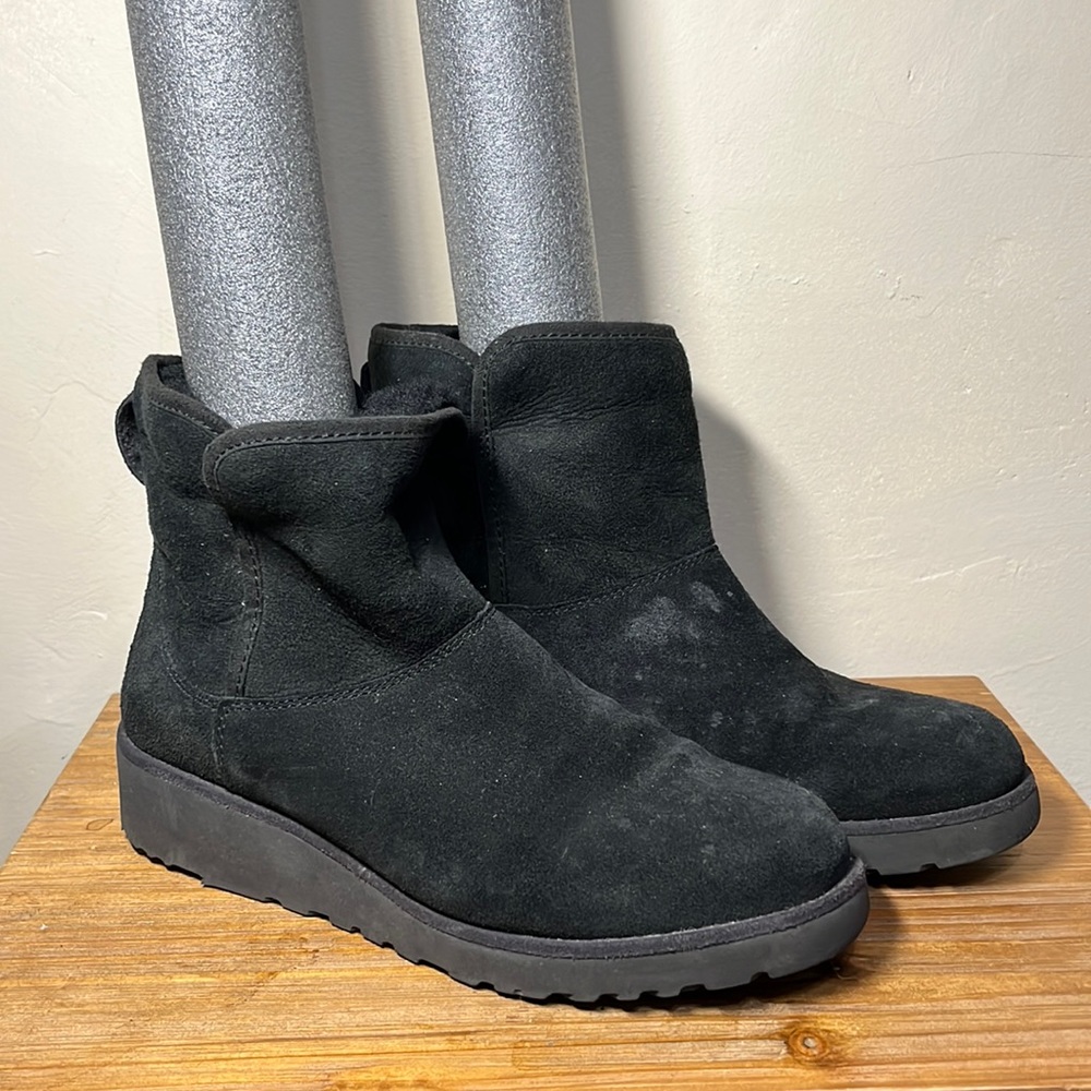 UGG Kristin Wedge Bootie Women’s Ankle Black Booties Size 8 Style 1012497